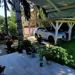 Vilagos Kert Garden -balatonvilagos بيت للعطل *