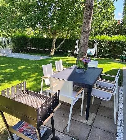 Vilagos Kert Garden -balatonvilagos بيت للعطل Balatonvilágos