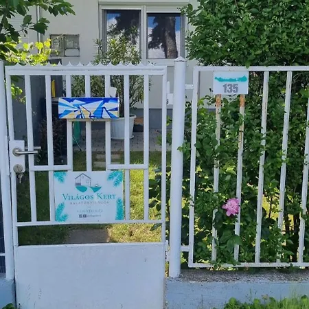 Vilagos Kert Garden -balatonvilagos بيت للعطل