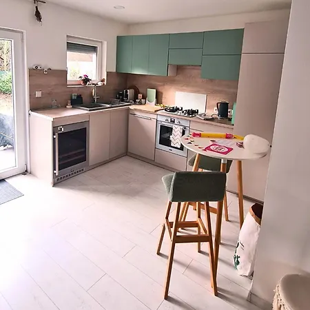 Vilagos Kert Garden -balatonvilagos بيت للعطل