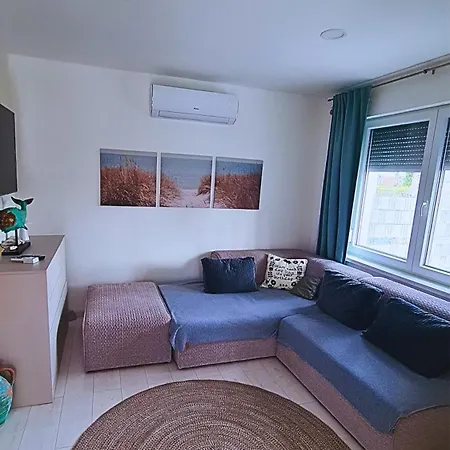 Vilagos Kert Garden -balatonvilagos بيت للعطل *