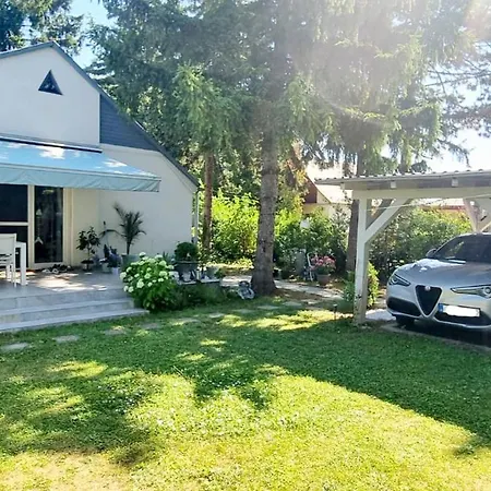 Nyaraló Világos Kert Balatonvilágos Chill House
